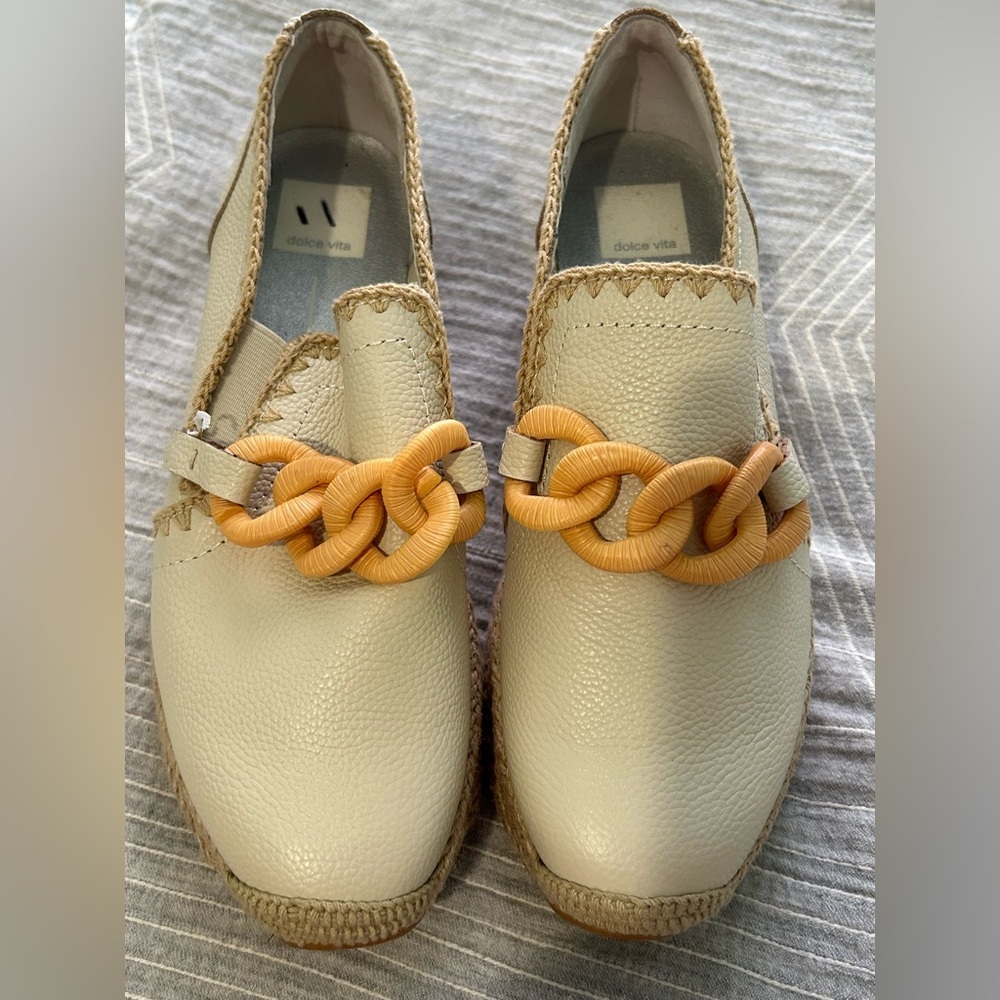 DOLCE VITA - JHENEE ESPADRILLE
Size 7.5